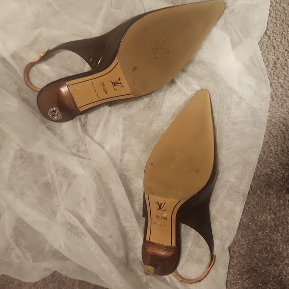 LOUIS VUITTON HEELS - Picture 6 of 8